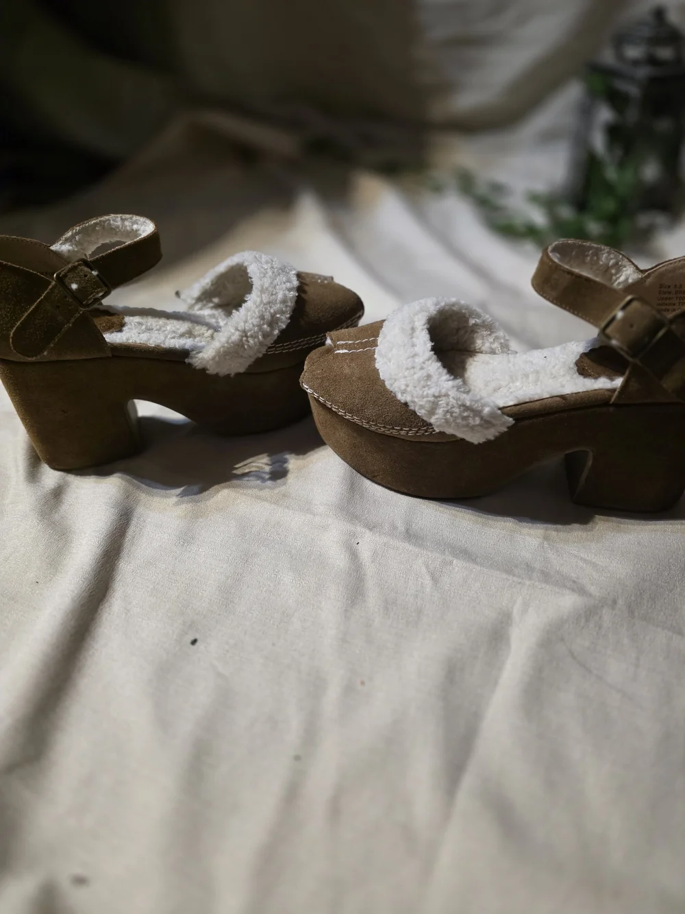 Joyfolie Brea Heel Leather Sherpa Platform Clog Sandals Size 8.5